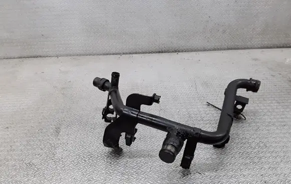 Volkswagen PASSAT B5.5 Engine coolant pipe/hose