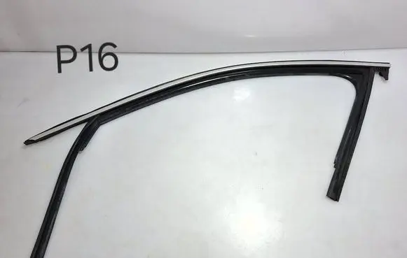 Audi A3 S3 8V Front door glass trim molding 8V5837431