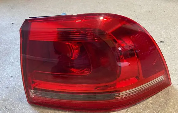 Volkswagen Touareg II Rear/tail lights 7P6945096D