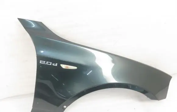 BMW X3 E83 Fender