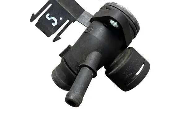 Audi A5 8T 8F Engine coolant pipe/hose 06H121132E