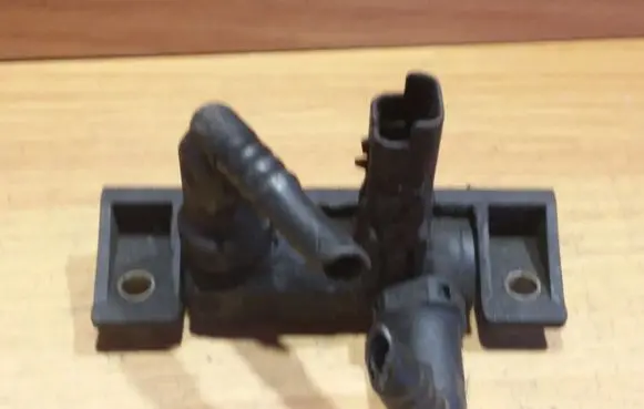 Fuel pressure sensor