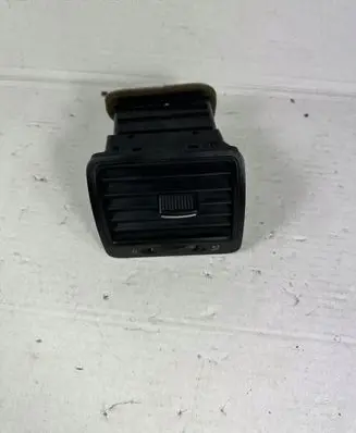 Volkswagen Golf V Dashboard side air vent grill/cover trim