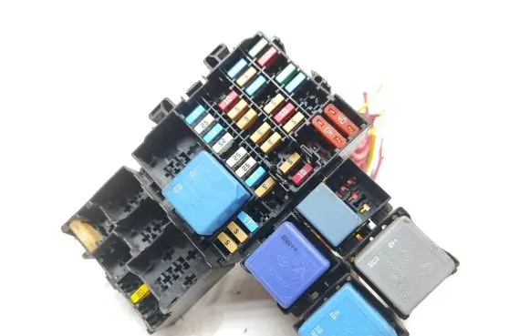 Renault Trafic III (X82) Fuse module PDBX82 AN2940 SRRTA00000