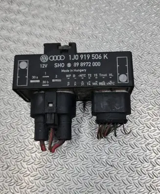 Volkswagen Golf IV Coolant fan relay 1J0919506K 898972000
