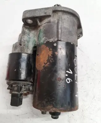 Volkswagen Golf IV Starter motor 1005821879