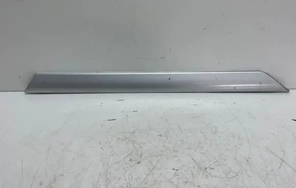 BMW 3 E46 Dashboard glove box trim 8213995