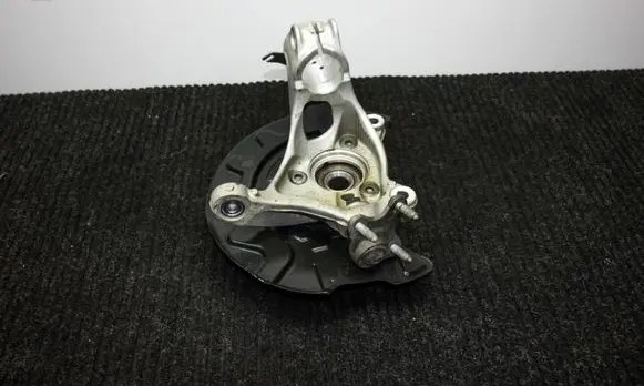 Front wheel hub