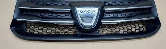 Dacia Sandero Front grill