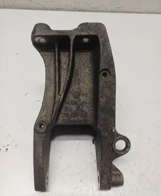 Volkswagen Transporter - Caravelle T6 Engine mounting bracket 7E0199343B