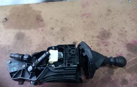 Volkswagen Crafter Gear selector 2N0711061