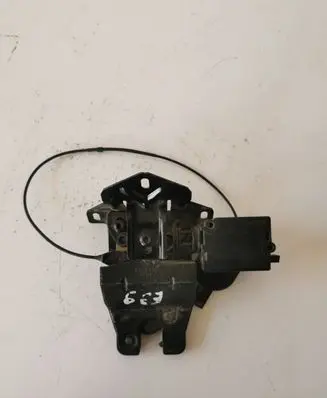 BMW 5 E39 Tailgate/trunk/boot lock/catch/latch 8168892