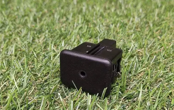 Opel Corsa D AUX in-socket connector 25832461 AT31349954
