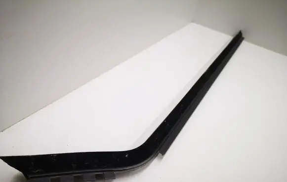 Volkswagen Multivan T5 Rubber seal front door window/glass 7H0837471B