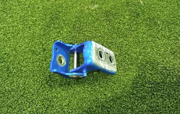 Peugeot 2008 II Front door lower hinge 064202