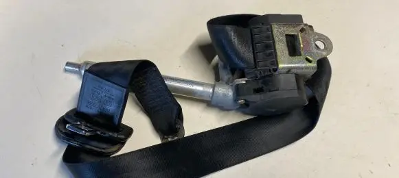 Audi A6 S6 C5 4B Front seatbelt 0566040200