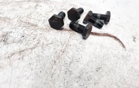 Peugeot 308 Nuts/bolts 