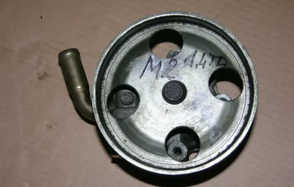 Mazda 2 Power steering pump