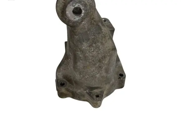 Engine mounting bracket