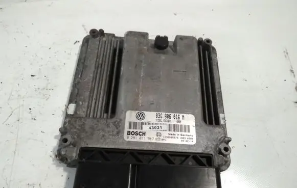 Volkswagen Golf V Engine control unit/module 03G906016M 0281011617 1039S05679