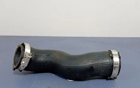 Audi Q7 4L Air intake hose/pipe 7L8145979