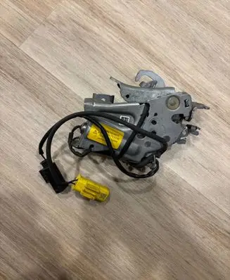 BMW 3 G20 G21 Engine bonnet/hood lock/catch 7468353
