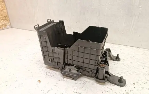 Battery box tray