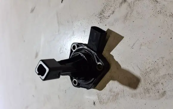 Audi A6 S6 C6 4F Oil pressure sensor 03C907660G