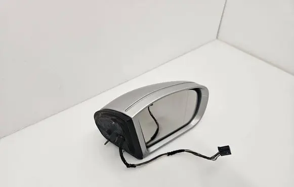 Mercedes-Benz C W203 Front door electric wing mirror 413133418