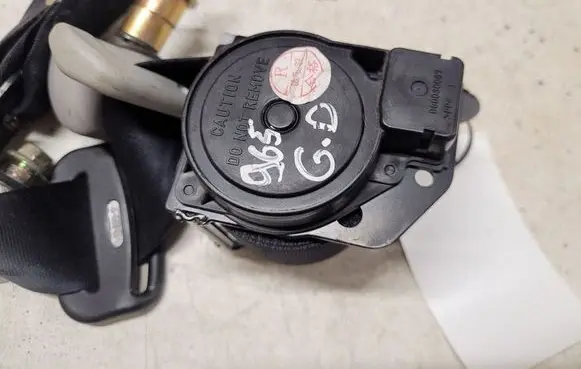 Mazda 5 Rear seatbelt