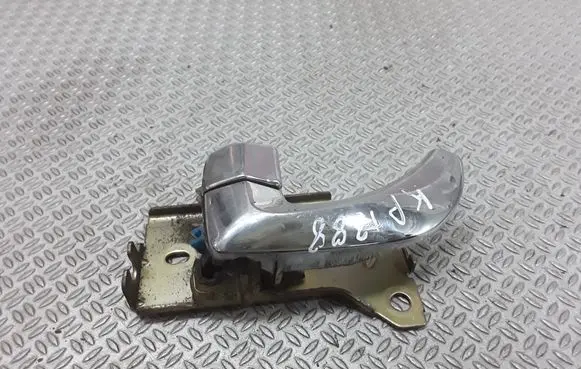 KIA Sorento Front door interior handle