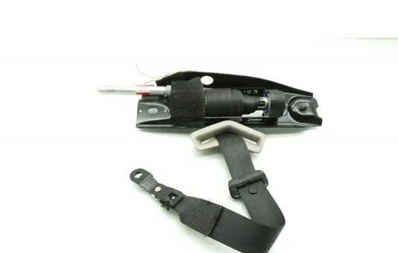 Volvo V70 Front seatbelt MMAUTKO27255