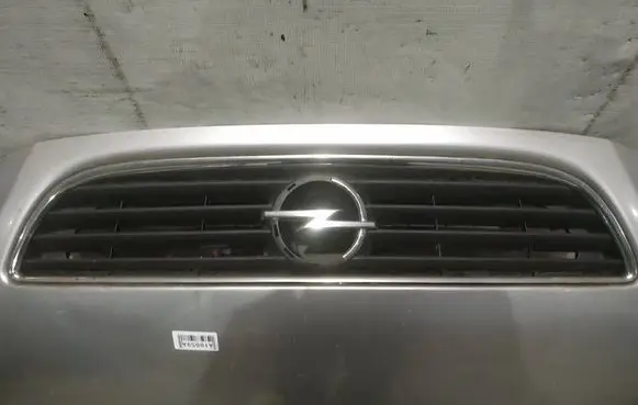 Opel Zafira A Front grill 