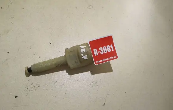 Volkswagen PASSAT B5 Brake pedal sensor switch 4A0945515A