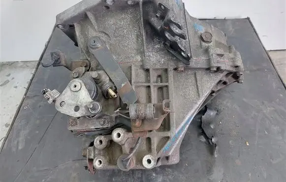 Manual 5 speed gearbox