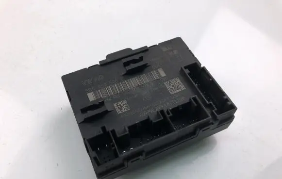 Volkswagen Golf VII Other control units/modules 5Q0959593E