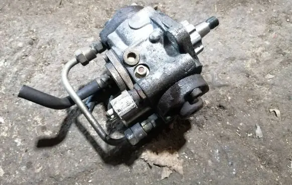 Toyota Avensis T250 Fuel injection high pressure pump 221000G010 HU2940000061