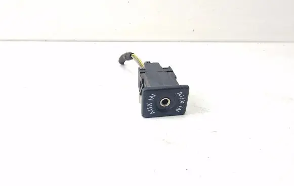Volkswagen Transporter - Caravelle T5 AUX in-socket connector 5M0035724