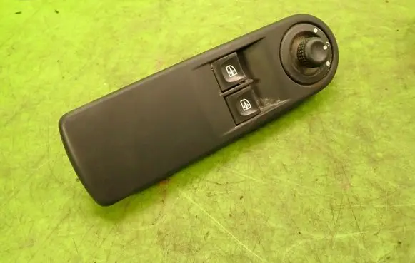 Renault Clio IV Quarter vent window switch 809612367