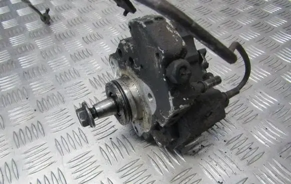 Peugeot 607 Fuel injection high pressure pump
