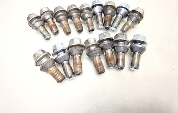 Volvo XC90 Nuts/bolts