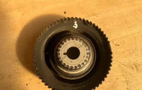 Opel Vectra B Crankshaft pulley 90502115