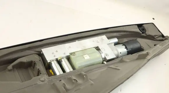 BMW 6 E63 E64 Convertible roof main ram cylinder 7154648