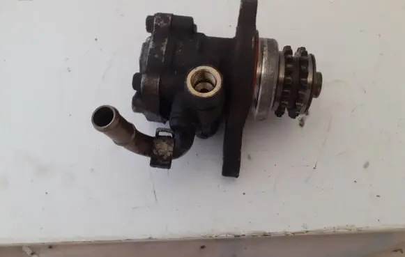 Nissan Primera Power steering pump 5M321N 27101078
