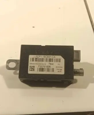 Ford C-MAX II Aerial antenna amplifier 7CP118C847CA 20101018 P30761696