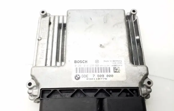 BMW 5 E60 E61 Engine control unit/module 7809000 0281014238