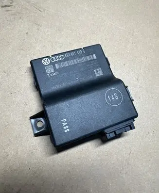 Audi A4 S4 B8 8K Gateway control module 8R0907468C 284074Z603 284077760330