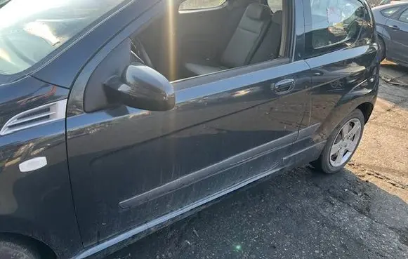 Chevrolet Aveo Front door 