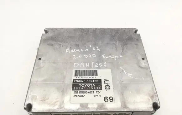 Toyota Avensis T250 Engine control unit/module 8966105690