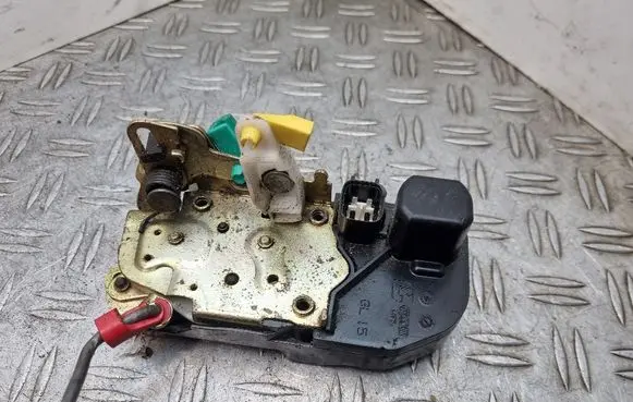Chrysler 300 - 300C Rear door lock 3135M GL15